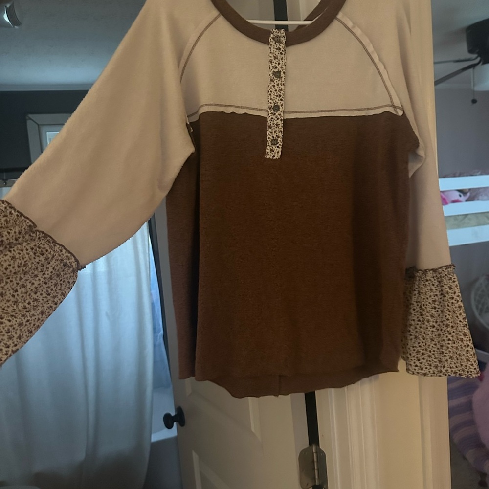 BKE Brown and Cream Blouse